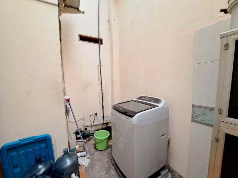 dijual rumah jl raya kodau