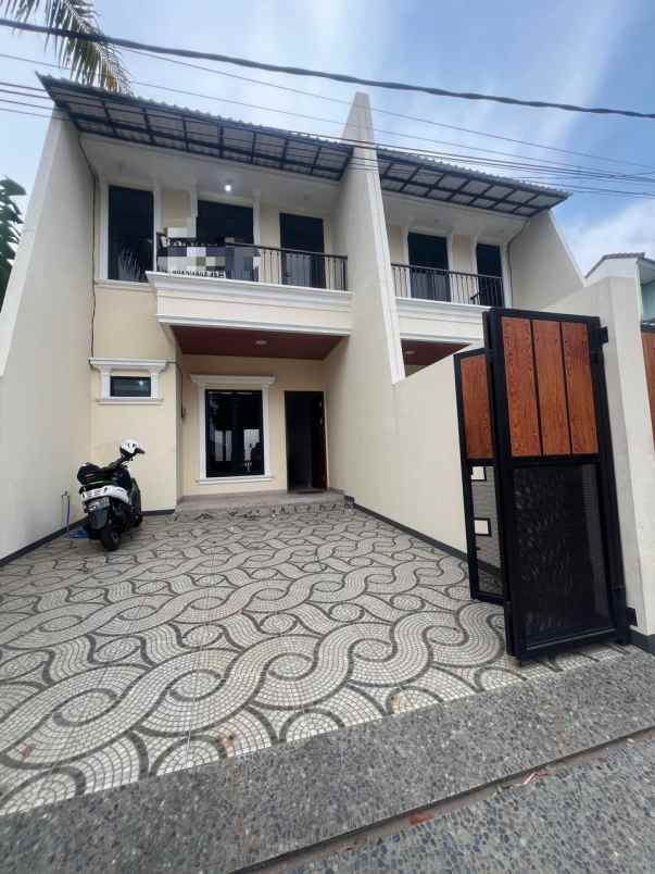 dijual rumah jl raya kodau jatikramat