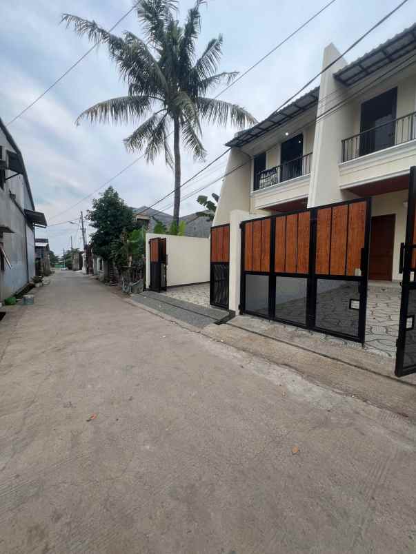 dijual rumah jl raya kodau jatikramat