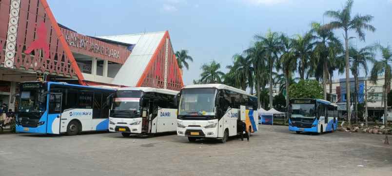 dijual rumah jl raya muchtar bojongsari