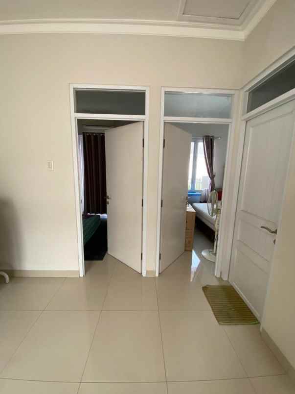 dijual rumah jl raya mustika sari