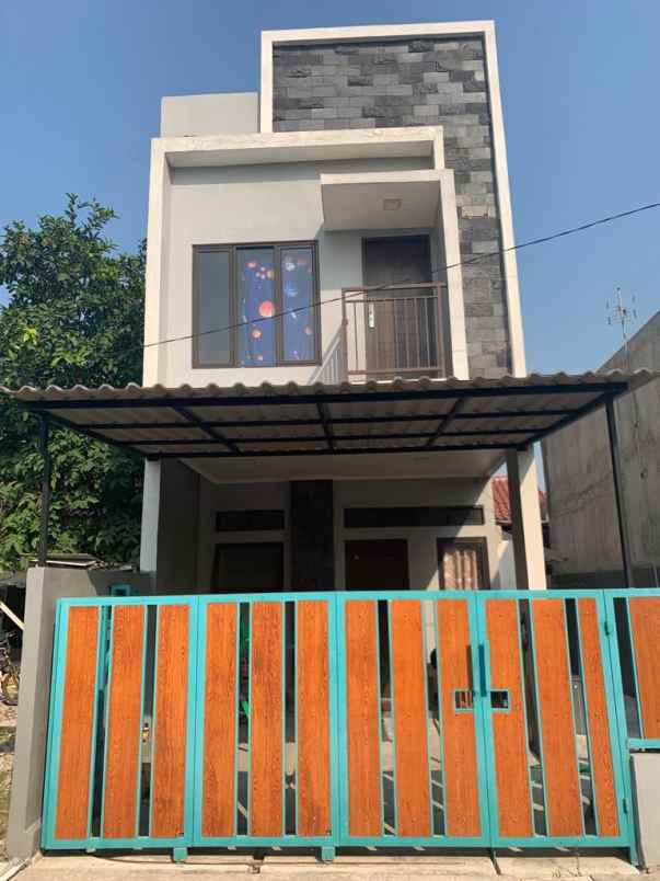 dijual rumah jl raya pilar cikarang