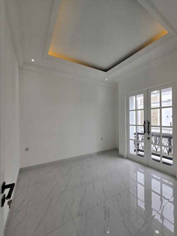 dijual rumah jl raya pondok bambu duren