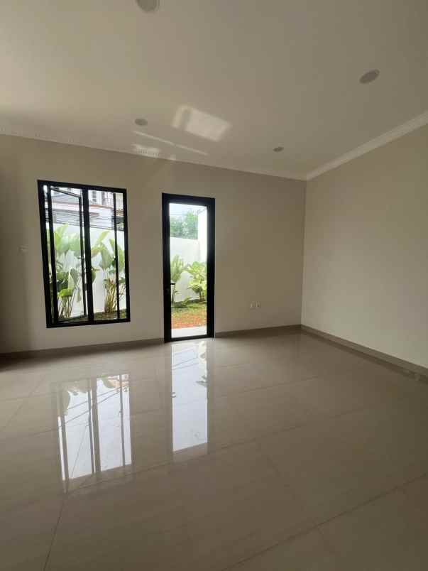 dijual rumah jl raya ratna jatibening