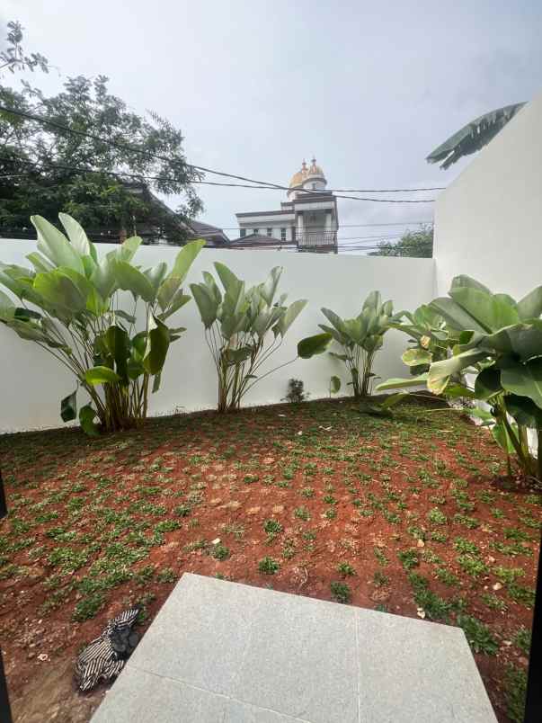 dijual rumah jl raya ratna jatibening