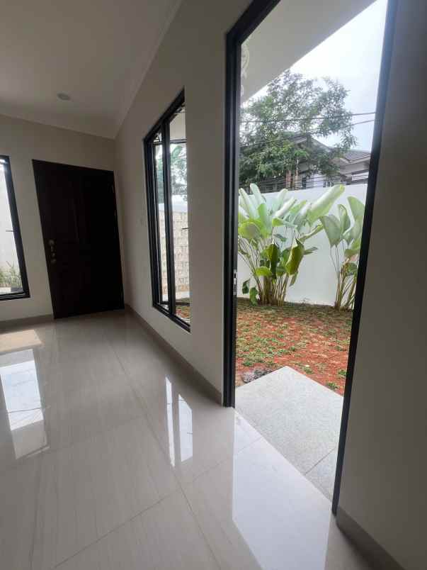 dijual rumah jl raya ratna jatibening