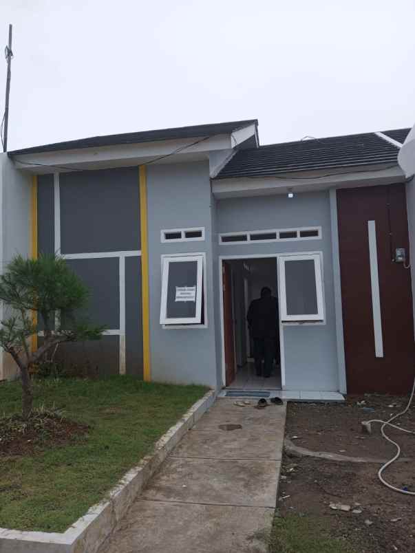 dijual rumah jl raya rawakidang