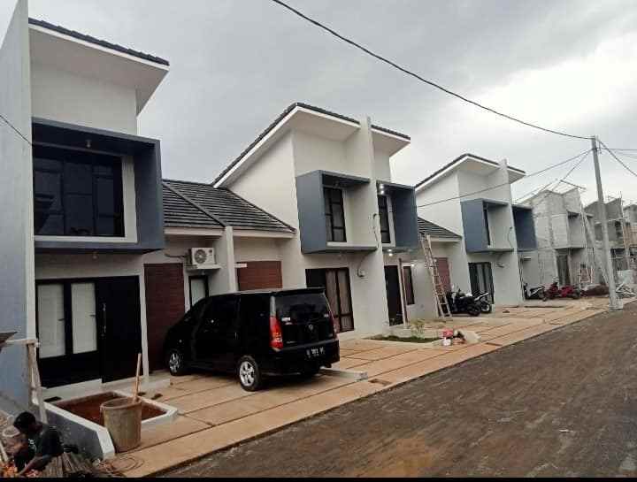 dijual rumah jl raya simpang tiga buni