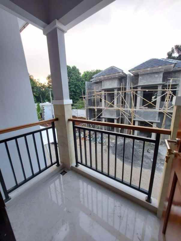 dijual rumah jl salak