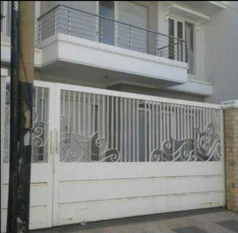 dijual rumah jl simo hilir