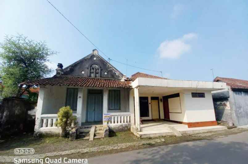 dijual rumah jl tugu gang 1 no 21 no 23