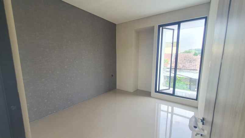 dijual rumah jln bukit palma no 55