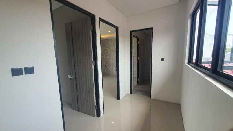 dijual rumah jln bukit palma no 55