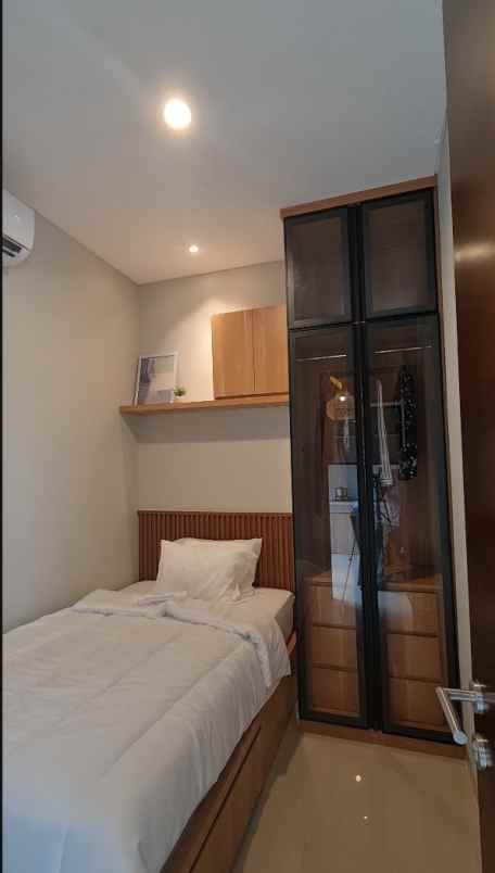 dijual rumah jln cimuning mustika jaya