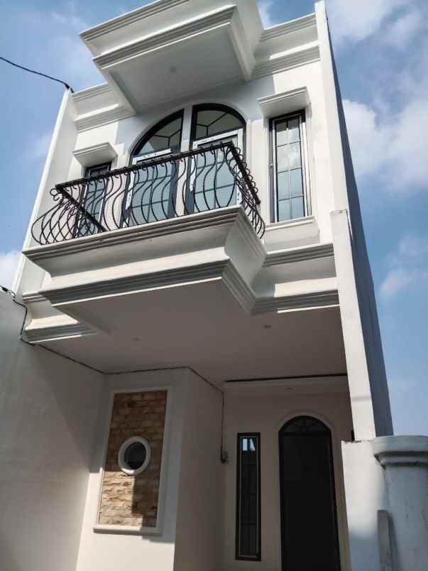 dijual rumah jln durian jagakarsa