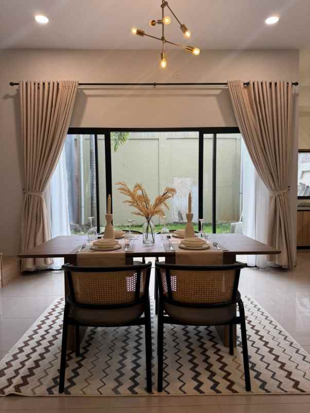 dijual rumah jln dwikora kota pekanbaru