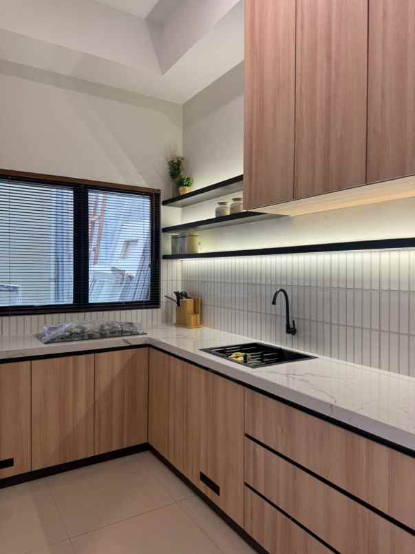 dijual rumah jln dwikora kota pekanbaru