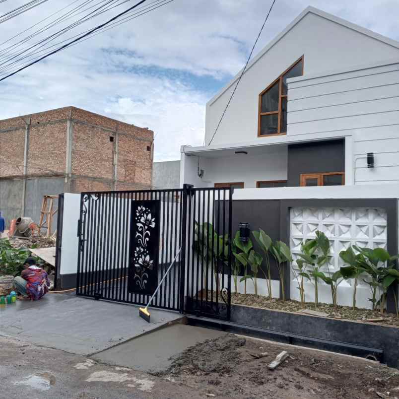 dijual rumah jln pulau singkep samping