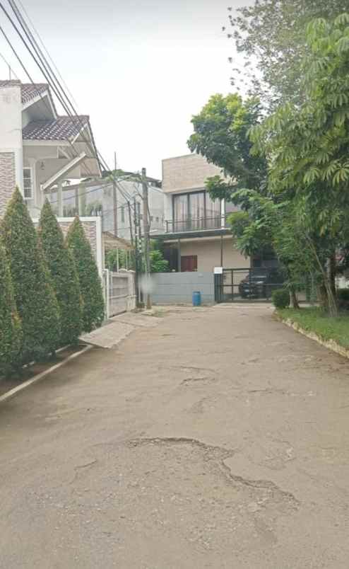 dijual rumah jln taman cirendeu permai