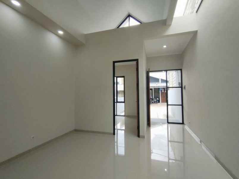 dijual rumah jombang ciputat tangerang