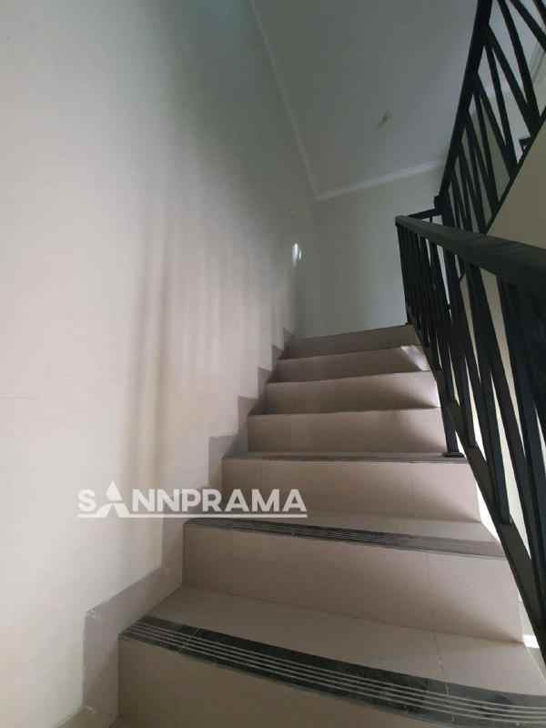 dijual rumah kalimulya