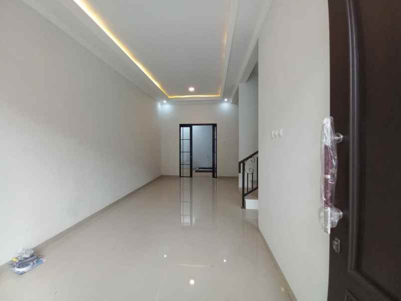 dijual rumah kalimulya dekat alun alun