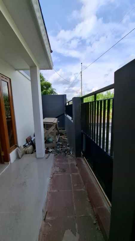 dijual rumah kaliurang km 13