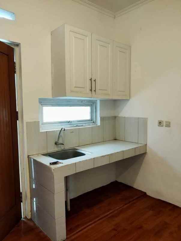 dijual rumah karadenan