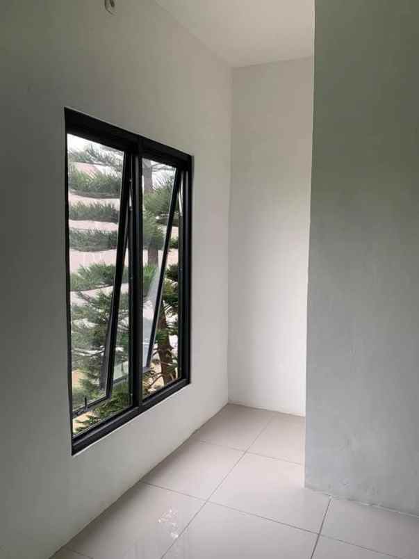 dijual rumah karadenan