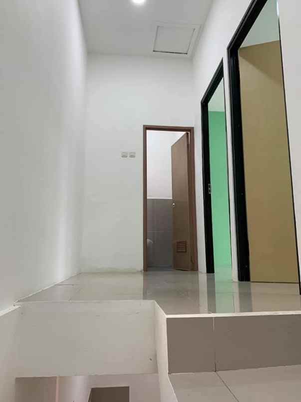 dijual rumah karadenan