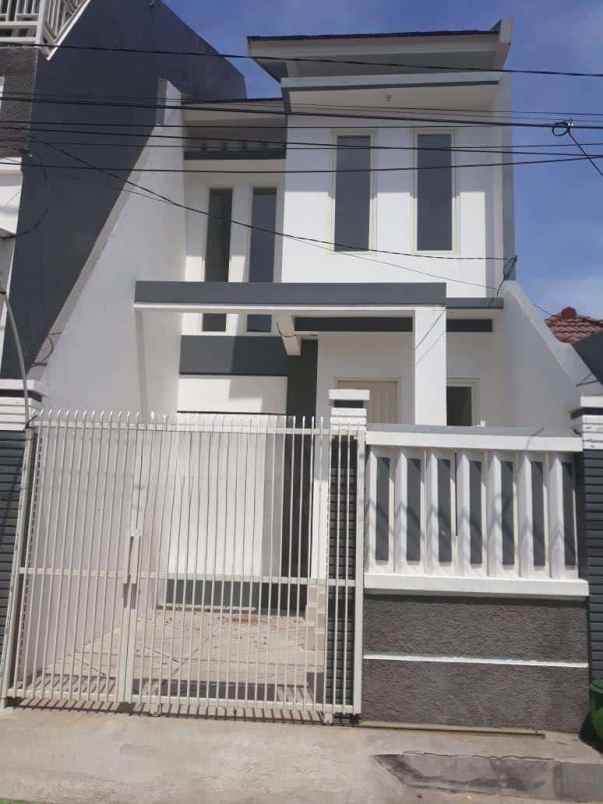 dijual rumah karang asem