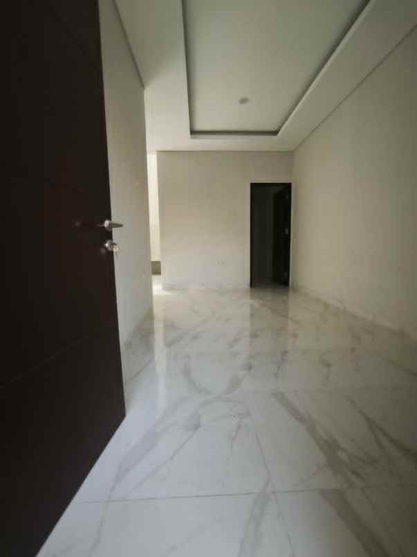 dijual rumah karang asem