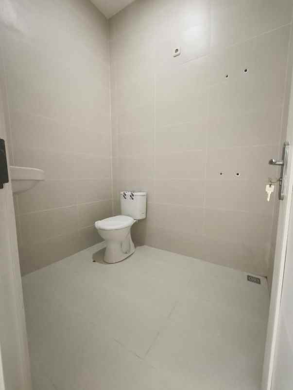 dijual rumah karang asem