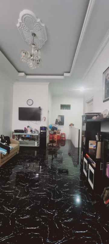 dijual rumah karang tengah