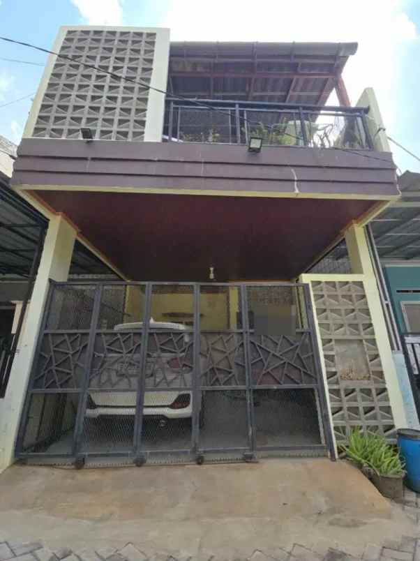 dijual rumah karangtengah