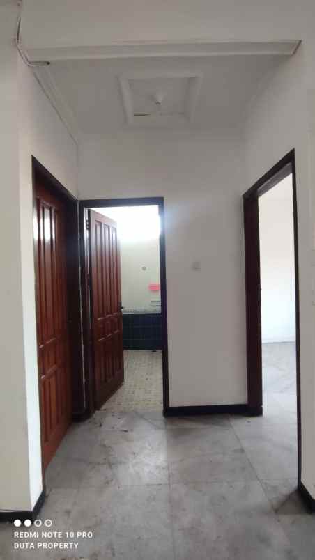 dijual rumah karasak