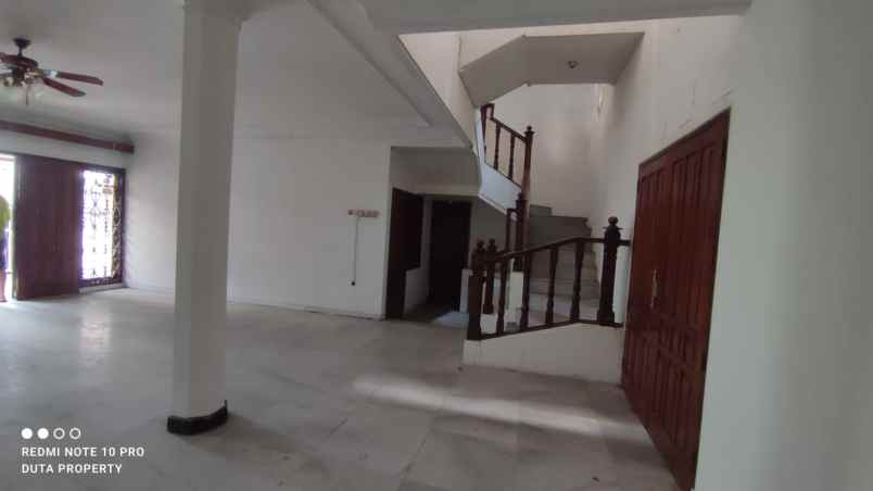 dijual rumah karasak