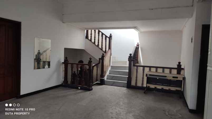 dijual rumah karasak