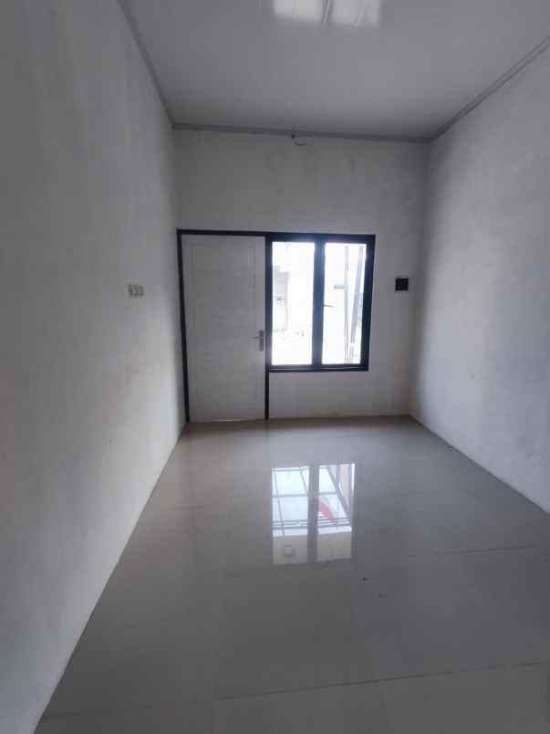 dijual rumah kayu gede graha raya