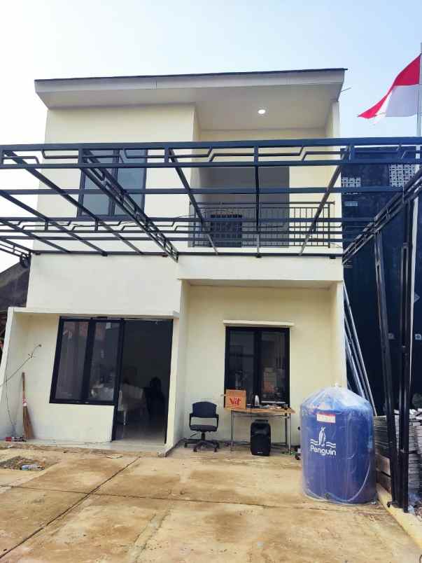 dijual rumah kayu gede graha raya