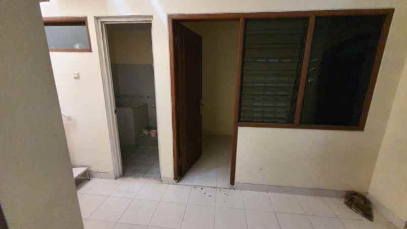 dijual rumah kebayoran lama utara kec