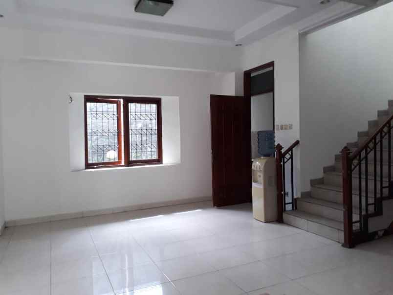 dijual rumah kec sukasari kota bandung