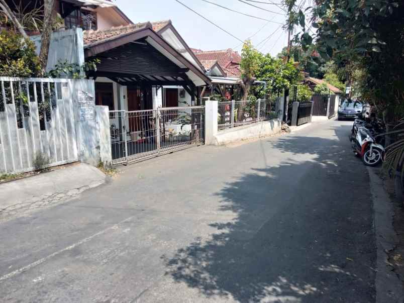 dijual rumah kel gegerkalong kec isola