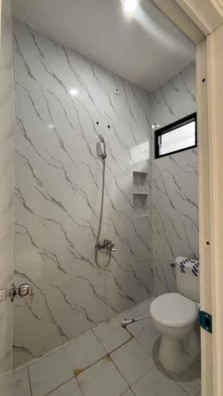 dijual rumah kelapa dua depok