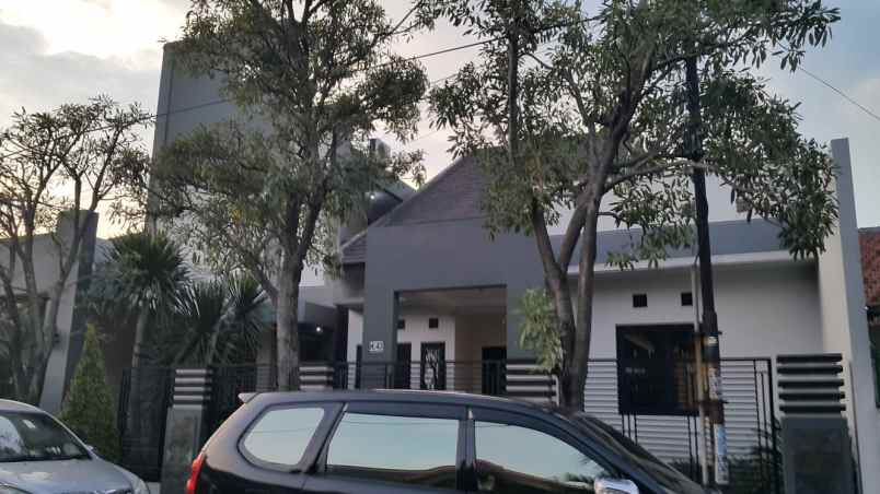 dijual rumah kendang sari rumah induk