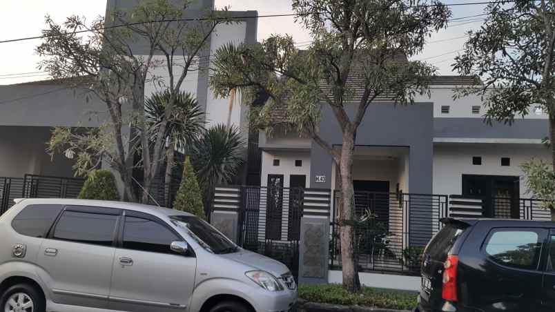 dijual rumah kendang sari rumah induk