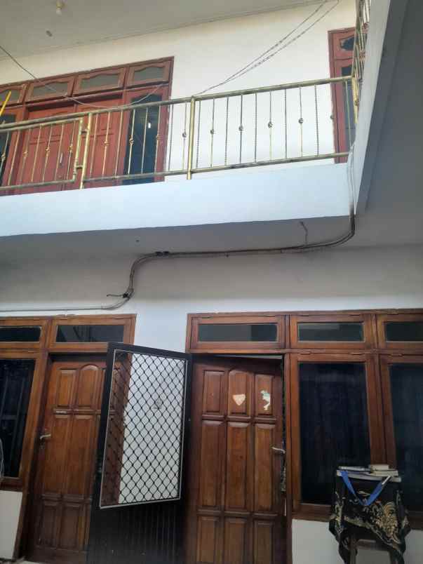 dijual rumah ketintang