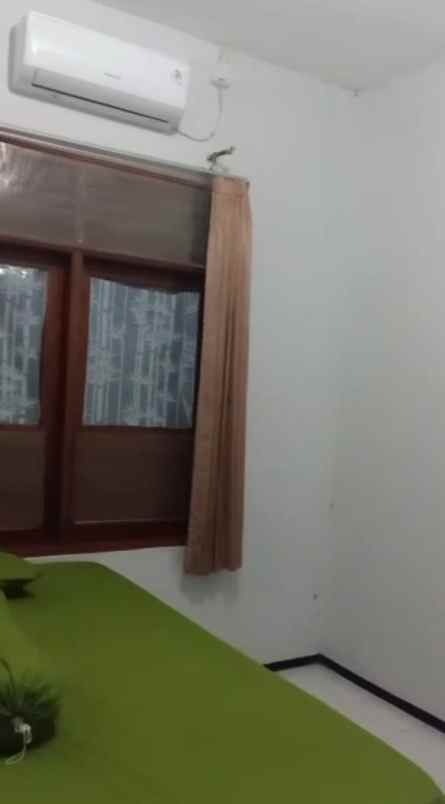 dijual rumah ketintang