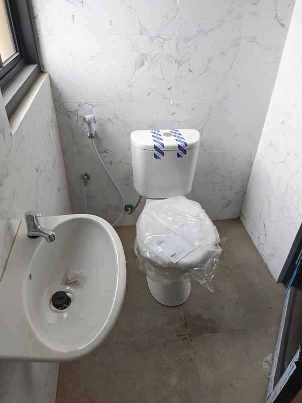 dijual rumah ketintang baru