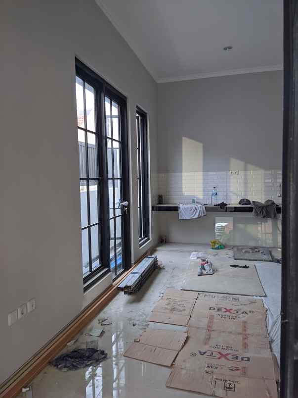 dijual rumah ketintang baru